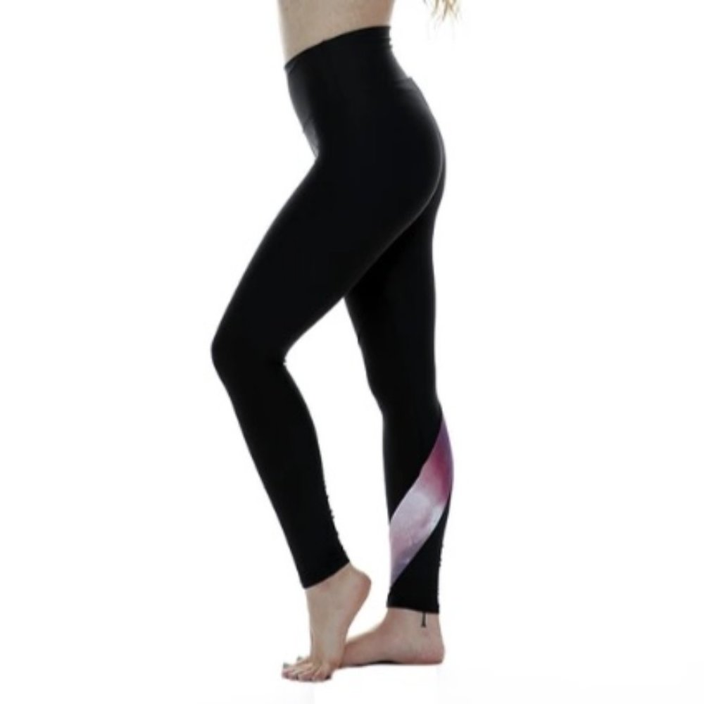 NWOT $100 Soulgani Strong Soul leggings Pink Salt Lake Eyre Australia